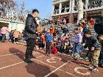 20250306【生活燕幼·年级组动态】燕幼中心园：小学初体验，衔接零距离——大班年级组参观小学活动_html_m33c1abd6.jpg