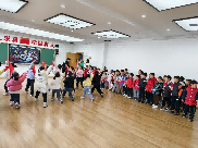 20250306【生活燕幼·年级组动态】燕幼中心园：小学初体验，衔接零距离——大班年级组参观小学活动_html_m29360e.png