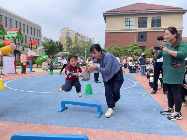 20240429小班亲子运动会_html_m3a3e4d23.jpg