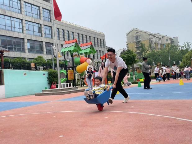 20240429小班亲子运动会_html_24221bdc.jpg