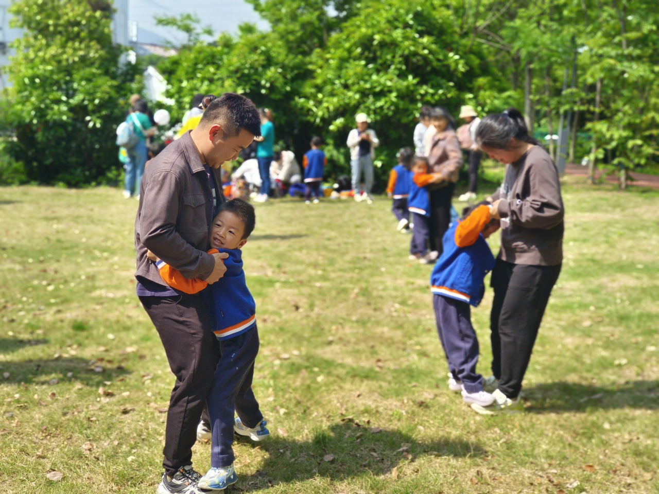 2024.4【生活燕幼·园区动态】新城分园：邂逅春天 寻找美好——春季亲子游活动_html_m552bff58.png