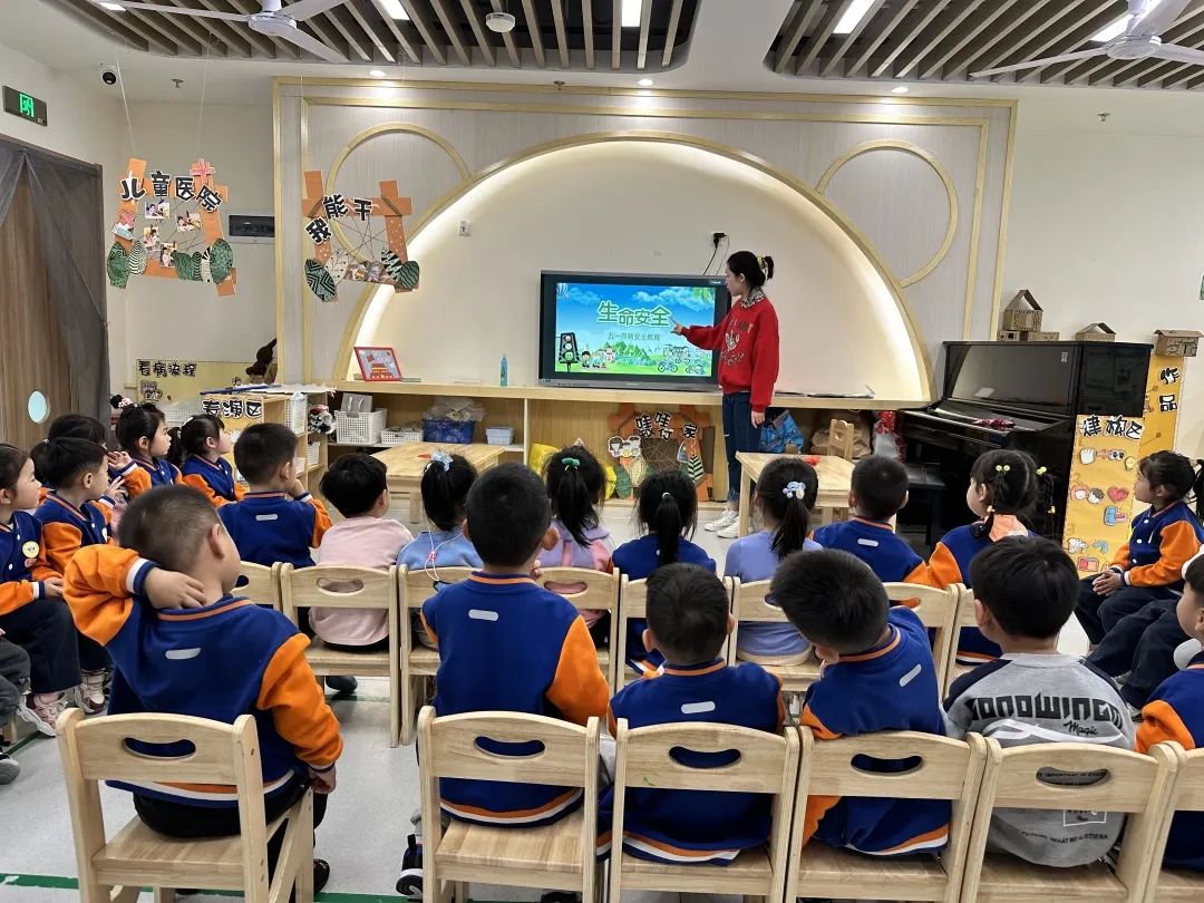20230428【生活燕幼·安全第一】燕鸣苑分园：排查入细微 平安迎“五一”—五一节前安全检查_html_3d3200e.jpg