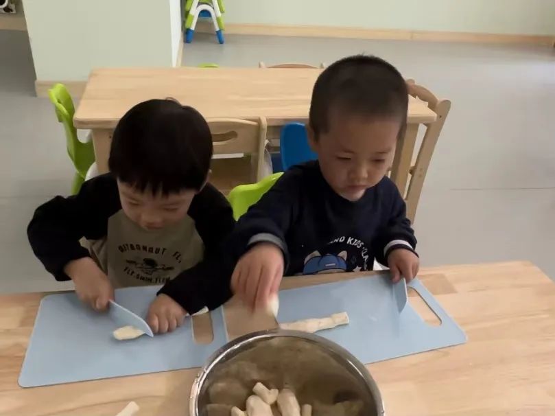 20230420【生活燕幼·园区动态】燕鸣苑分园：“雨生百谷，暮春将夏”——舌尖上的节气之谷雨_html_7698a14b.jpg