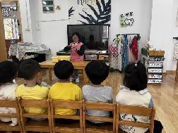 2023.4.14【生活燕幼·教研组动态】燕幼中心园：趣探科学，互促成长---科学教研组公开课活动_html_21520454.jpg