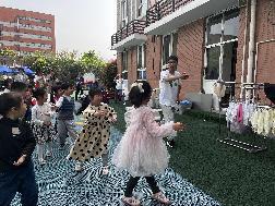 【生活燕幼·年级组动态】燕幼中心园：“快乐体智能，健康好体魄”---中班年级组社区活动_html_m128140ab.jpg