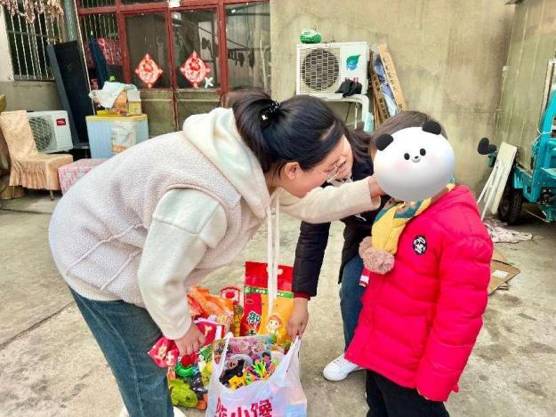 20231229【生活燕幼&middot;党支部动态】“传承行知大爱精神，坚守立德树人使命”——燕子矶幼儿园师德师风活动_html_73ef33d2.jpg