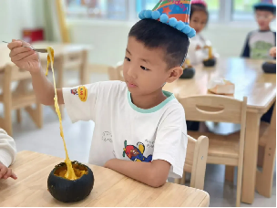 20241029  【生活燕幼&middot;园区动态】燕鸣苑分园：“萌娃庆生，欢乐时光”——十月“小桃子”集体生日会_html_m54af6060.png