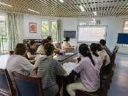 20241115【生活燕幼·园区动态】中心园：如何用儿童海报实现“儿童教儿童”——儿童视角下的主题墙环境创设园本研训活动_html_m526e1f46.jpg