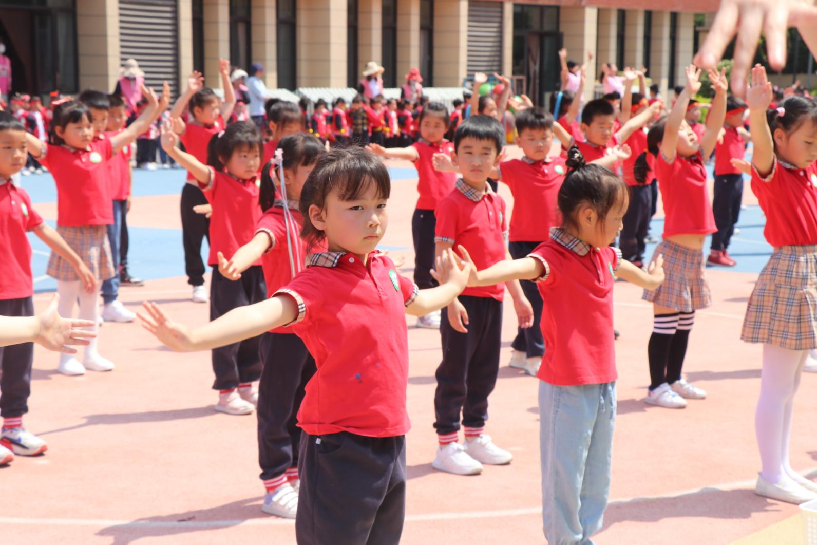20220516新城早操比赛_html_m1655692b.jpg
