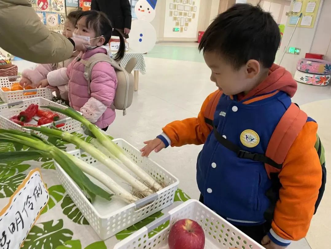 20230206【生活燕幼&middot;园区动态】燕鸣苑分园：“春暖花开 萌兔归来”——新学期开学记_html_m40f55bd6.jpg