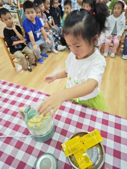 20231008中二班寒露节气活动_html_m1287ed27.jpg
