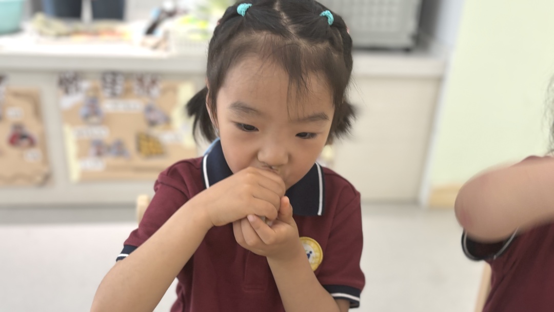 20240520 【生活燕幼·园区动态】“夏意芬芳，幸福满满”——舌尖上的节气之小满_html_m107cd72.jpg
