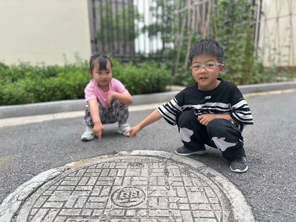 20240620  【生活燕幼·园区动态】安全问题我来查——小桃子巡园活动_html_68859118.jpg
