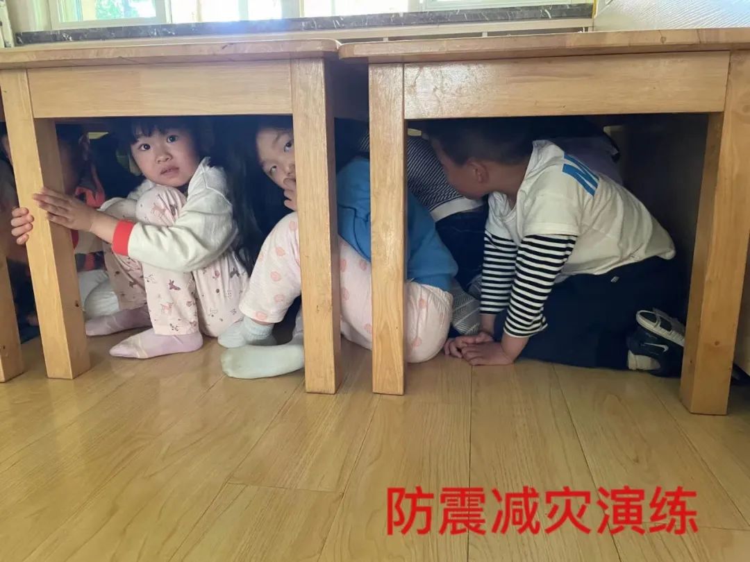 20220513【安全第一】下庙园区：“防震减灾，安全常在”——防震减灾演练活动_html_m3a512d.jpg