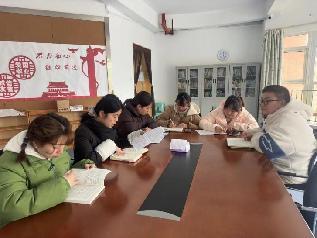 【生活燕幼·教研组动态】燕幼中心园凝心聚力，共筑未来——美术组学期初教研活动_html_m3d4f6a8c.jpg