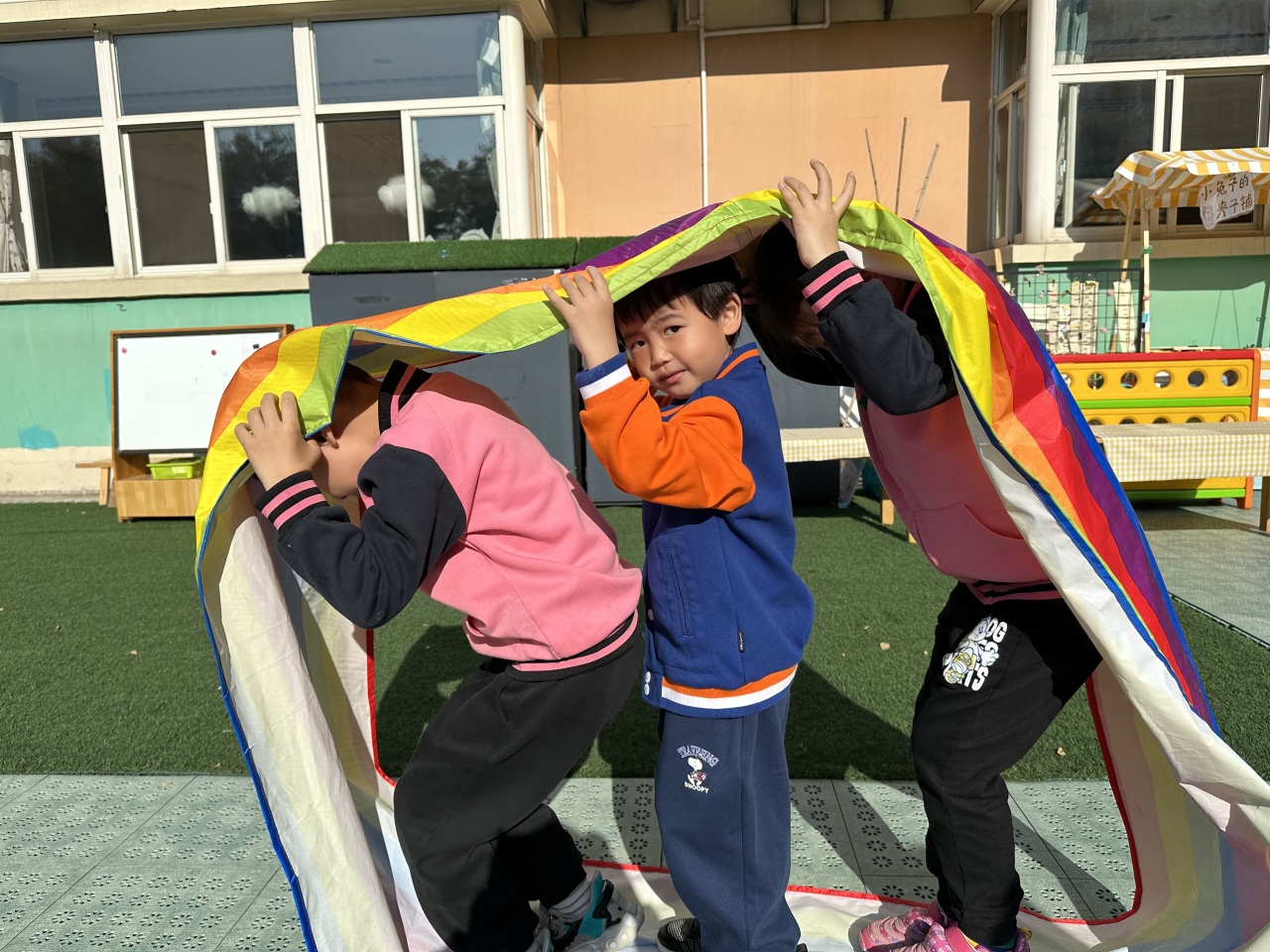 【生活燕幼·园区动态】下庙分园：“大手拉小手，运动迎园庆”——大带小运动会_html_2eeb791.jpg