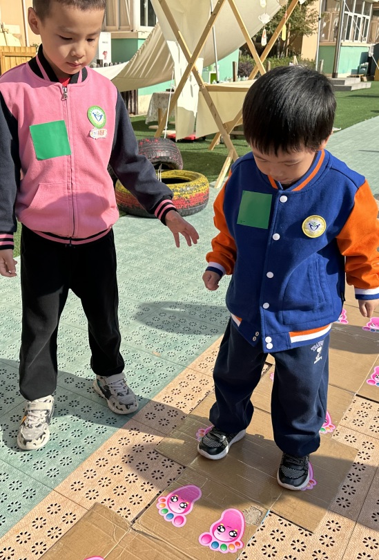【生活燕幼·园区动态】下庙分园：“大手拉小手，运动迎园庆”——大带小运动会_html_7985c6d2.jpg
