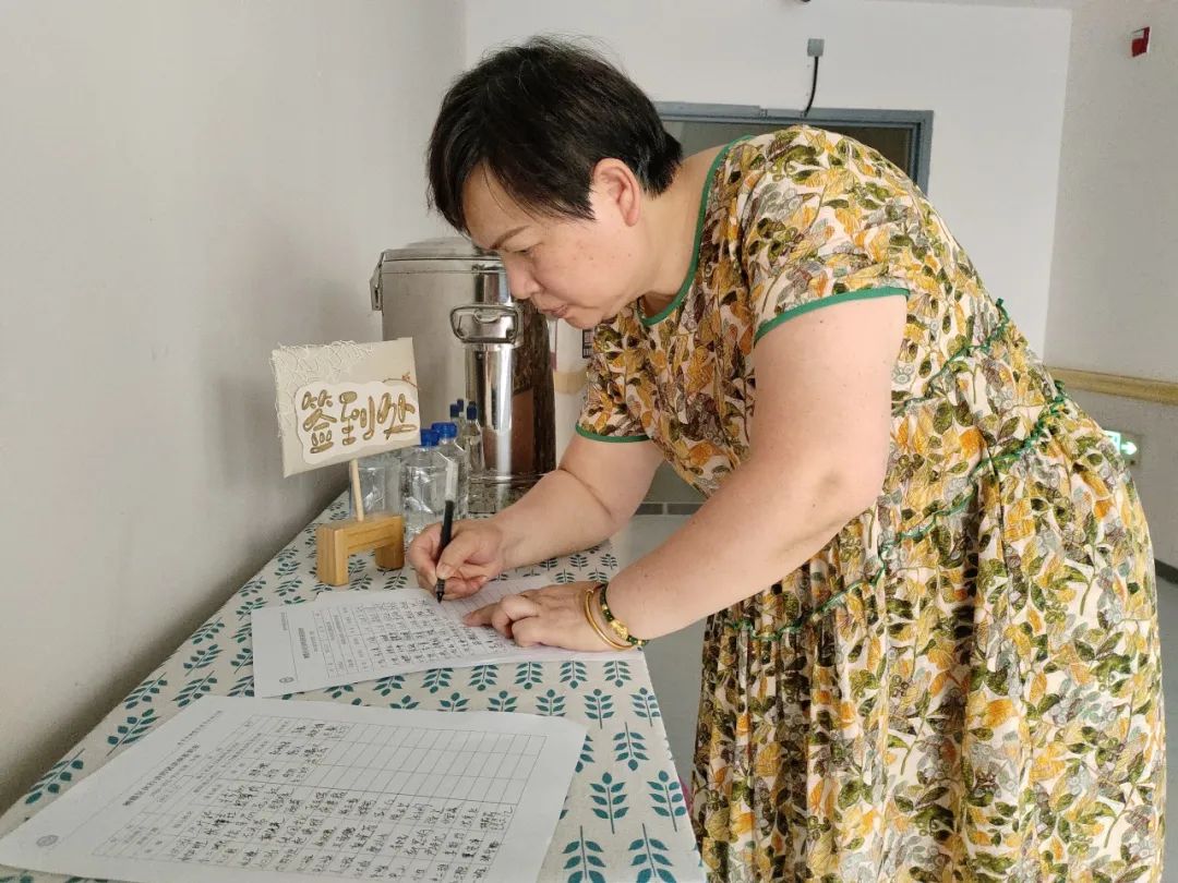 20250521【生活燕幼&middot;园区动态】燕鸣苑分园：“解码童心密码：从行为微表情到有效沟通”——风行栖霞讲师团进校园活动_html_3dab885e.jpg