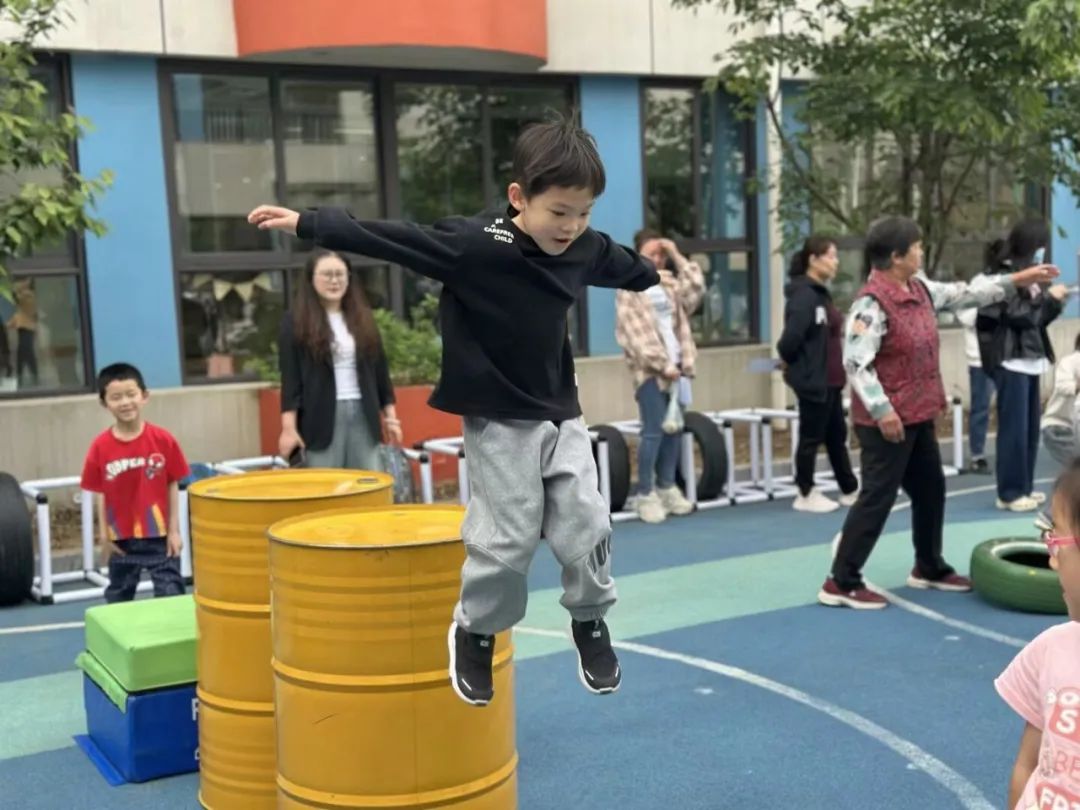 20250421【生活燕幼·园区动态】燕鸣苑分园：“走进童园，倾听成长”——家长半日开放活动_html_1a0eac57.jpg