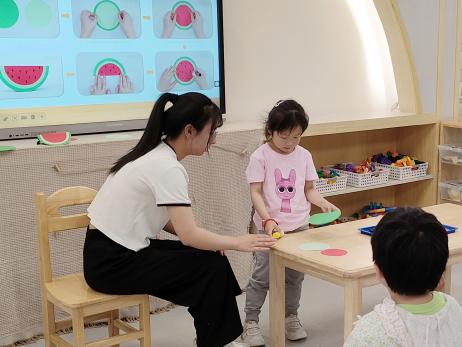 20250604【生活燕幼·教研动态】“以美润教，共研成长”——美术教研组期末总结(1)_html_7d5823e8.jpg