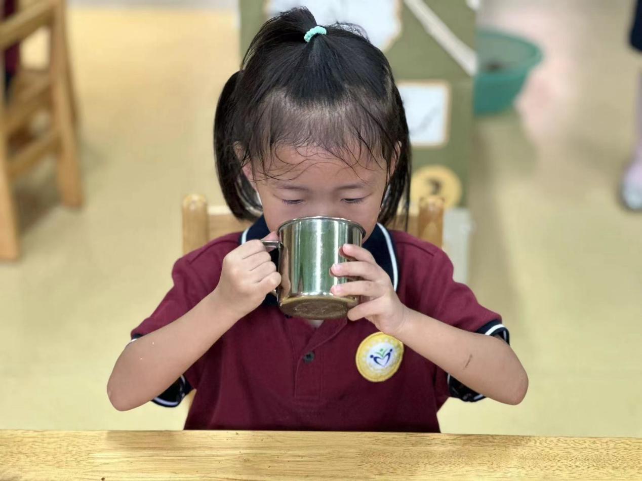 20240902新城开学第一天_html_m504b8276.jpg
