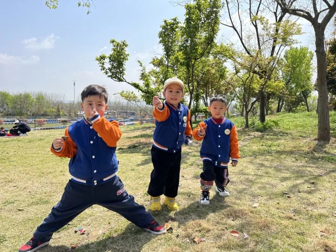 20230407【生活燕幼·园区动态】燕鸣苑分园：遇春光，趣春游——幼儿园春游活动_html_33f75b08.jpg