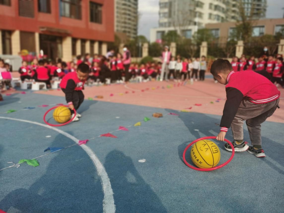 20201118【年级组动态】新城园区中班年级组运动会_html_m59f5411d.jpg