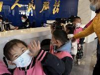 2023.3.14【生活燕幼·年级组动态】燕幼中心园：“走进派出所、警幼零距离”---中班年级组社区活动_html_m60eef28c.jpg