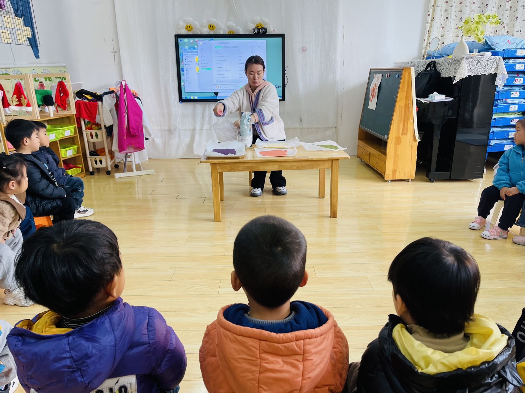 【生活燕幼·年级组动态】下庙分园：“家园携手，共筑成长”——小班组家长资源团活动_html_65c34cf5.jpg