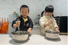 20231115【生活燕幼&middot;园区动态】小小时光，岁岁成长——十一月“小桃子”生日会_html_356d6b8f.png