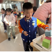 20231124【生活燕幼·园区动态】生活小能手，自理我最行——小班生活自理能力比赛_html_m462623df.png