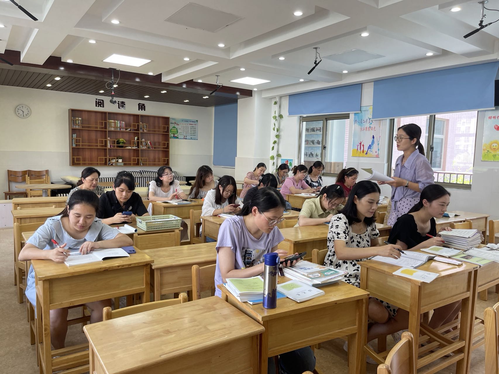 9.7立足新课标，赋能新学期_html_39c50cd1.jpg