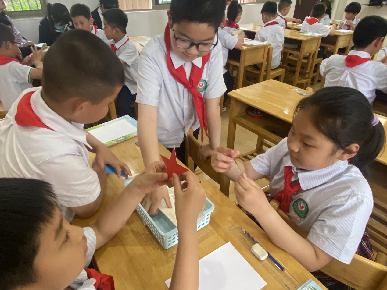 【养正颐小·教学】新课标，新课堂（6）——基于空间观念课例研讨(1)_html_5a0f254f.jpg