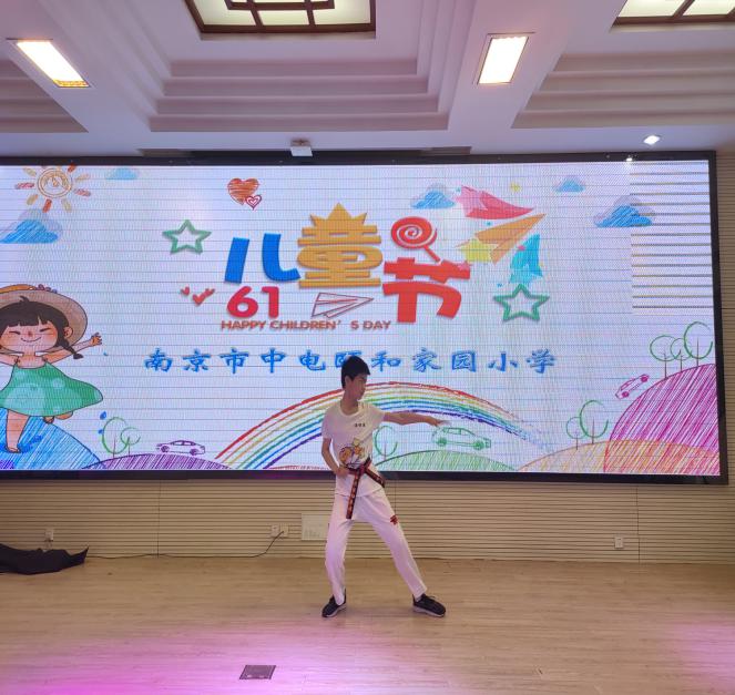 【养正颐小.德育】快乐来袭，嗨翻六一(2)(1)(1)_html_7f1932b.jpg