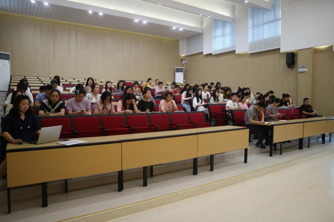 附中仙小南邮校区2019-2020第二学期总结会_html_m285f50f4.jpg