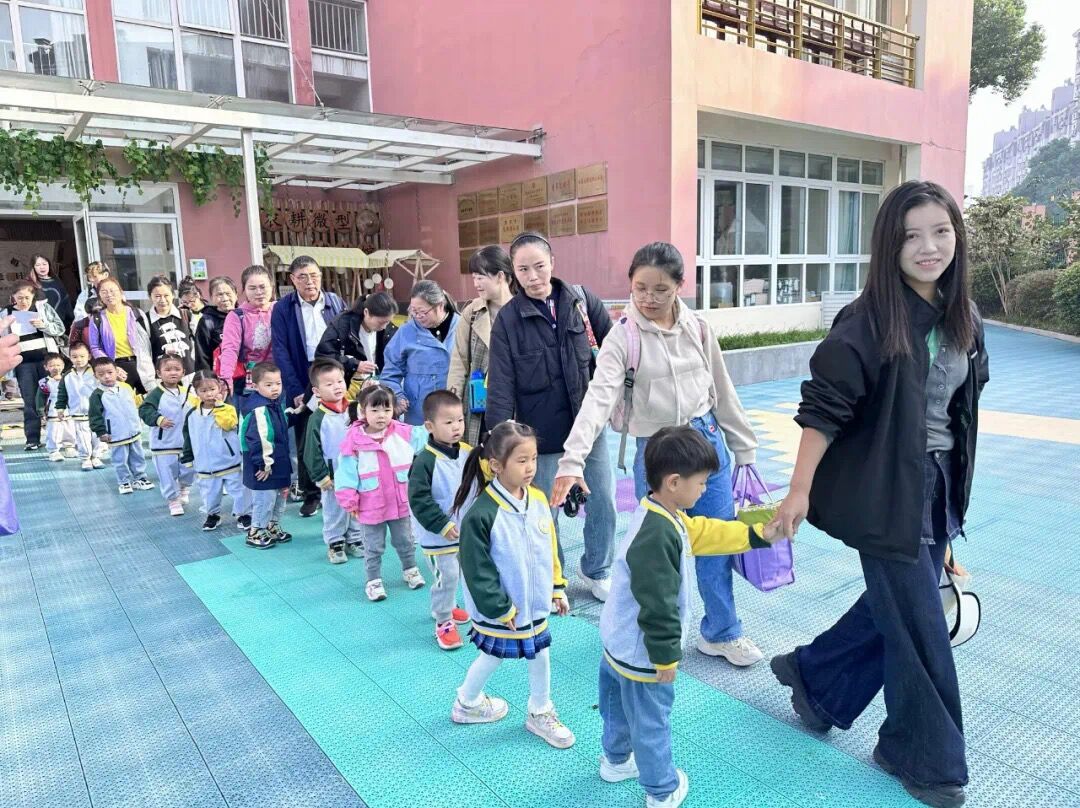 （乐动马幼）【园所动态】秋之童话，梦幻之旅 ——马群幼儿园润康苑分园社会实践活动