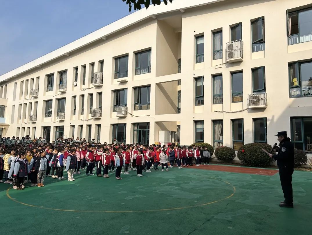 临时_html_1b21d175.jpg
