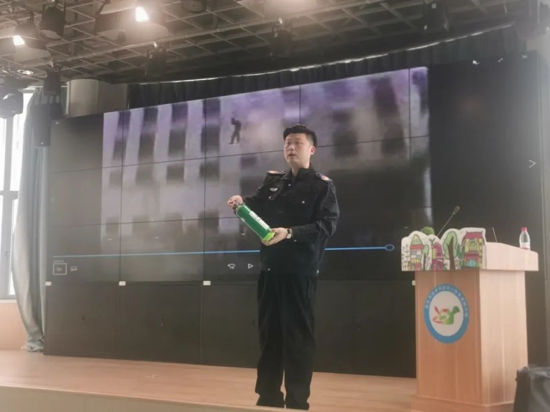 临时_html_m2a9cdb90.jpg