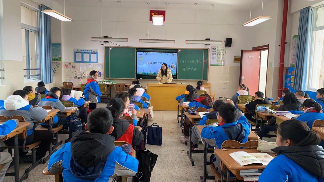 行政推门听课报道(1)_html_m251268e2.jpg
