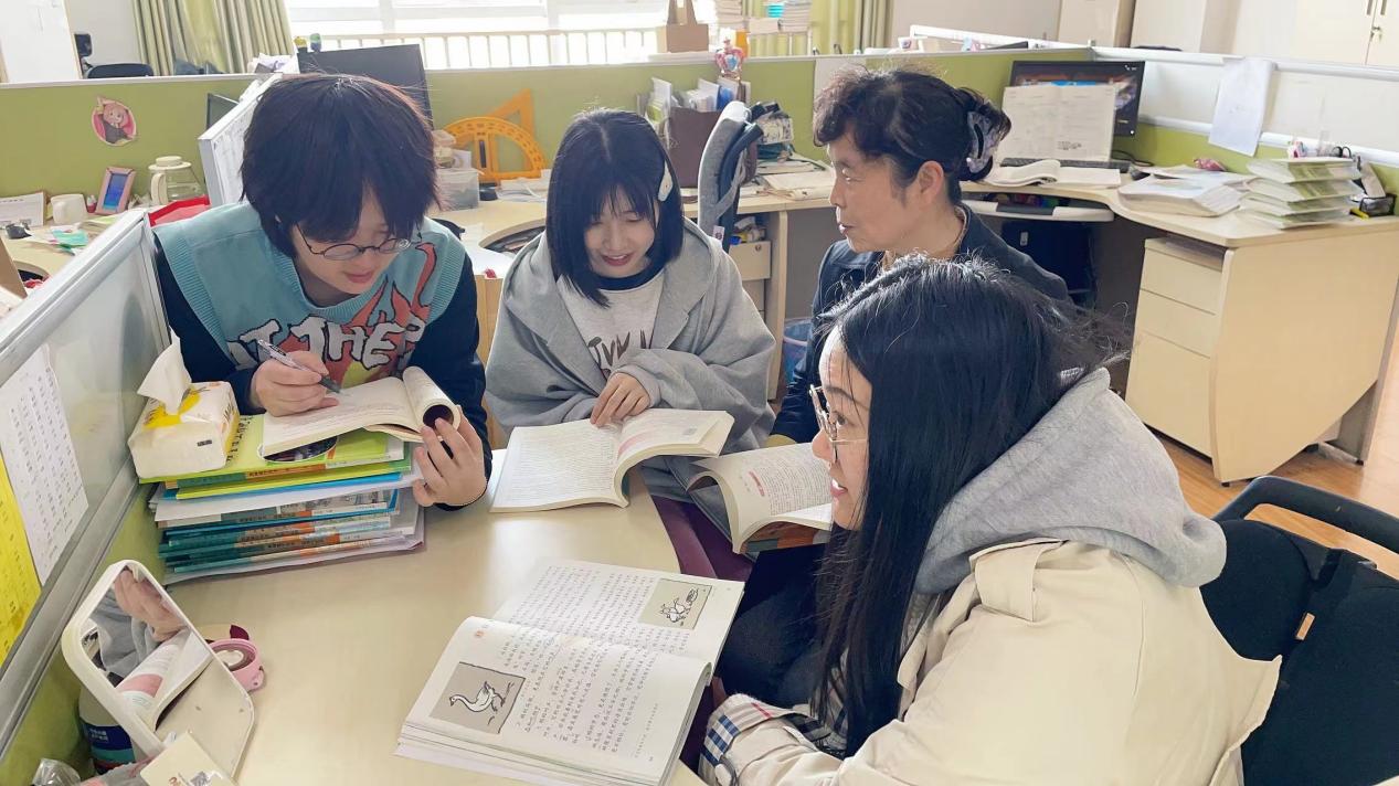 集体备课碰智慧  交流学习促成_html_m248c8e2.jpg