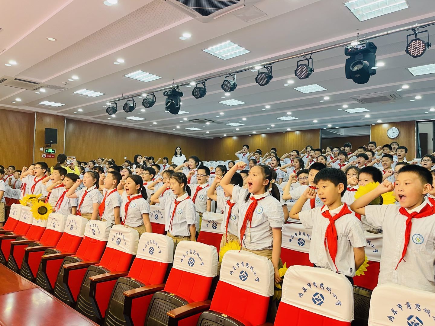 【大爱青秀】十岁成长礼_html_58ac1bc3.jpg