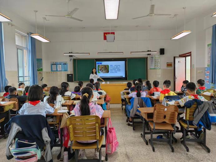 五年级视导报道_html_6f46ecd7.jpg