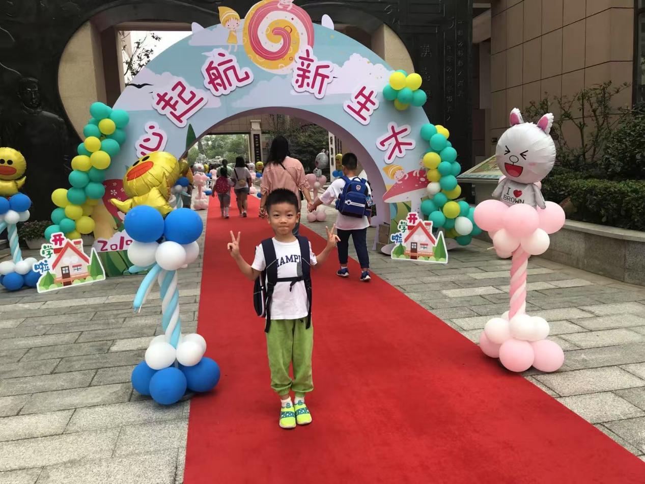 2025.6.23朱婕【大爱青秀&middot;记忆德育】六4比个耶 毕个业_html_m2b39a789.jpg