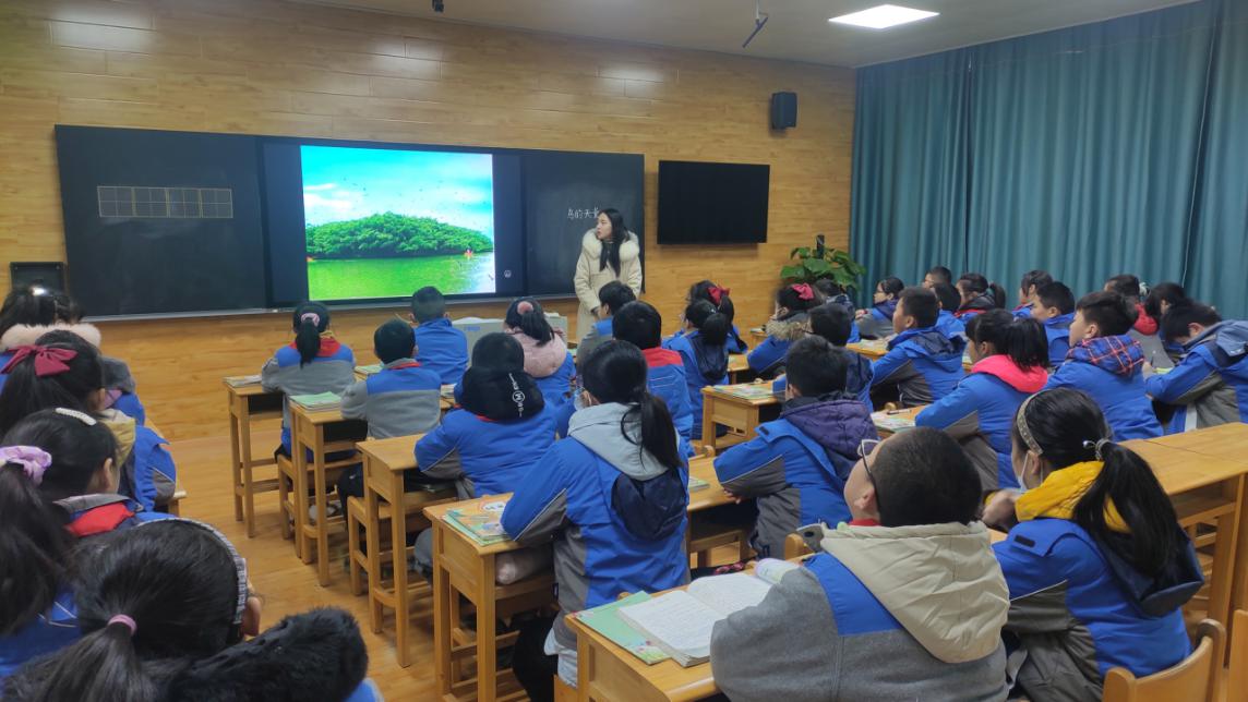五年级组校本教研新闻稿陆胜南(1)_html_1f918a41.jpg