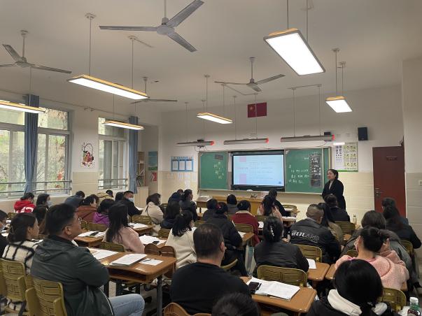 朱洋梦-2023.12.1-【大爱青秀·德育】家校聚力扬帆起 乘风破浪万里航——记南京市青秀城小学三年级“慧秀”家长学校_html_m3f325ceb.jpg