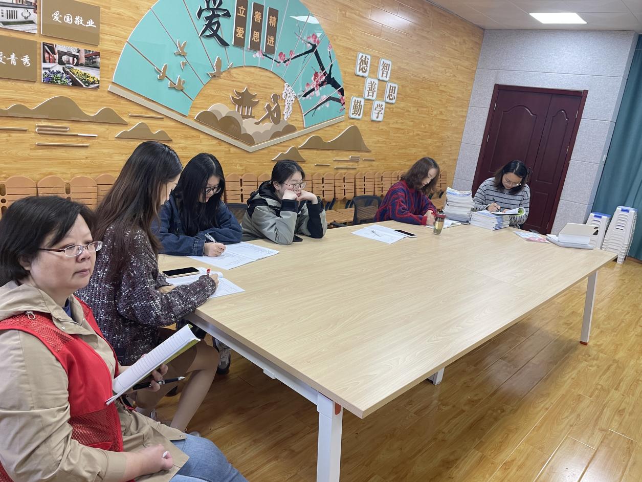 20241029【大爱青秀·教学】新材引领启新程，活动践行展风采_html_294565ae.jpg