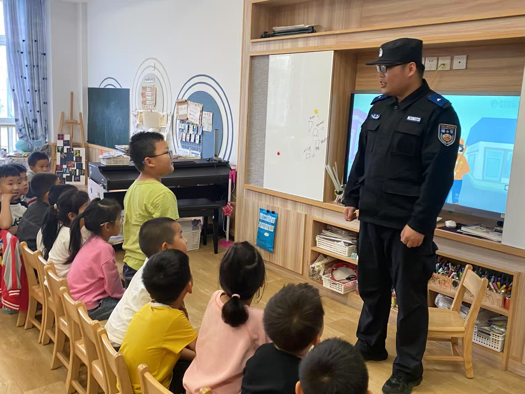 【乐活龙幼·乐享童年】以劳动之名，赴成长之约 ——龙潭幼儿园龙景分园劳动节活动