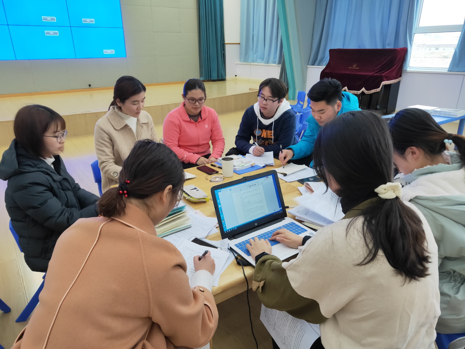 【乐活龙幼•乐享研究】论证明思路，研究伴成长 ----龙岸二园课题实施方案暨阅览室改造方案论证活动