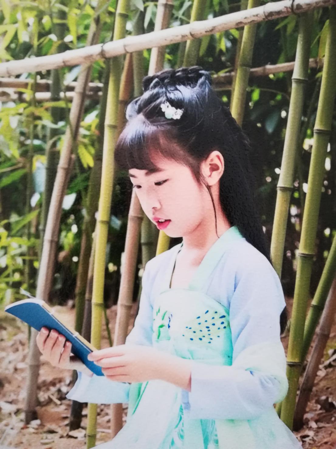 五（4）班＋尹睿＋课外阅读推荐通讯稿_html_m1782e0e9.jpg