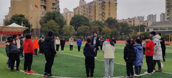 20210312“减压放松，快乐学习”毕业班减压心理活动（周悦写）_html_4e648fc8.jpg